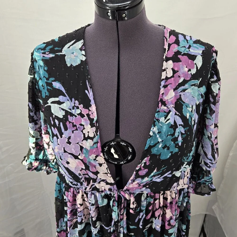 630-24 Torrid Maxi Swiss Dot Floral front tie Kimono Duster Size 2 (16/18) - Picture 4 of 12